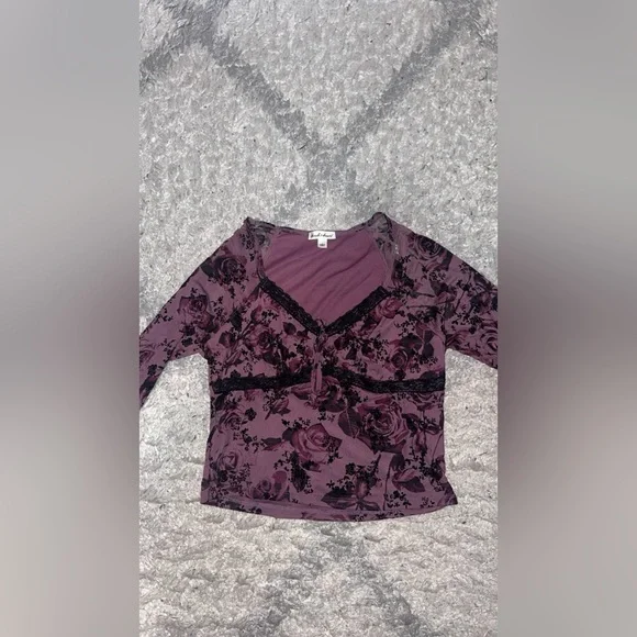 Derek Heart Floral Lace Long Sleeve Top - Picture 2 of 4